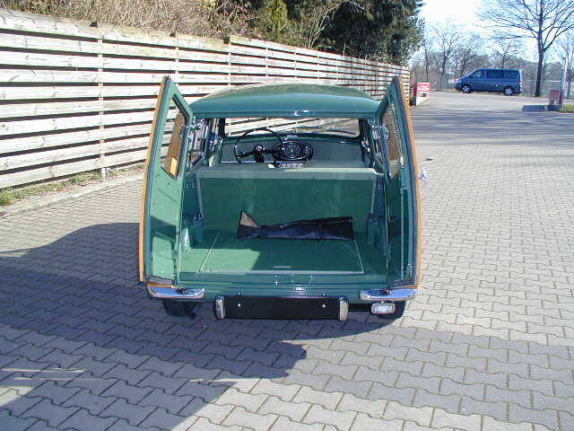 Image 4/11 of Morris Mini Traveller (1965)