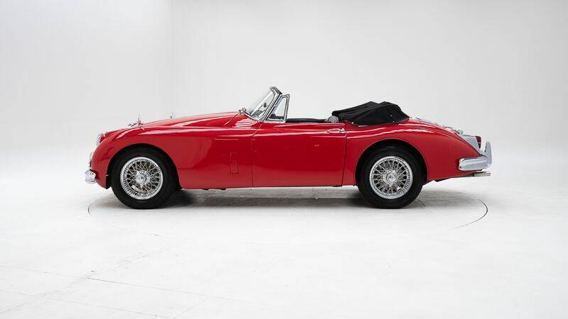 Image 8/15 of Jaguar XK 150 DHC (1961)