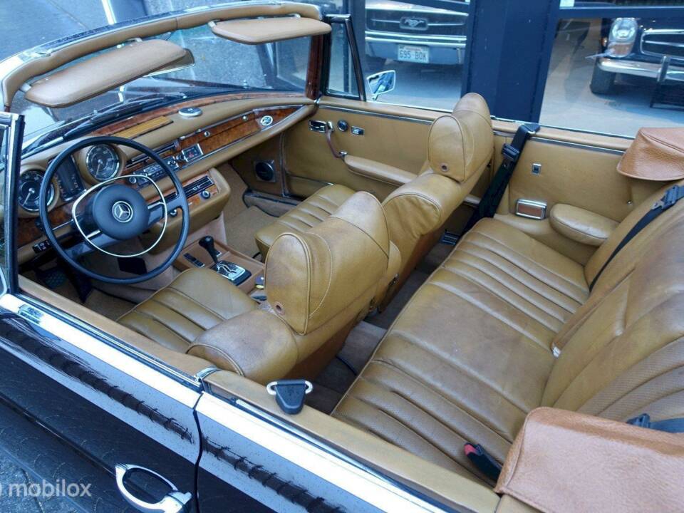 Image 12/14 of Mercedes-Benz 280 SE 3,5 (1970)
