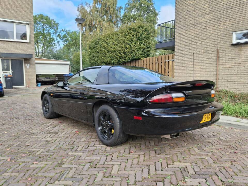 Bild 5/8 von Chevrolet Camaro IROC-Z 350 (1997)