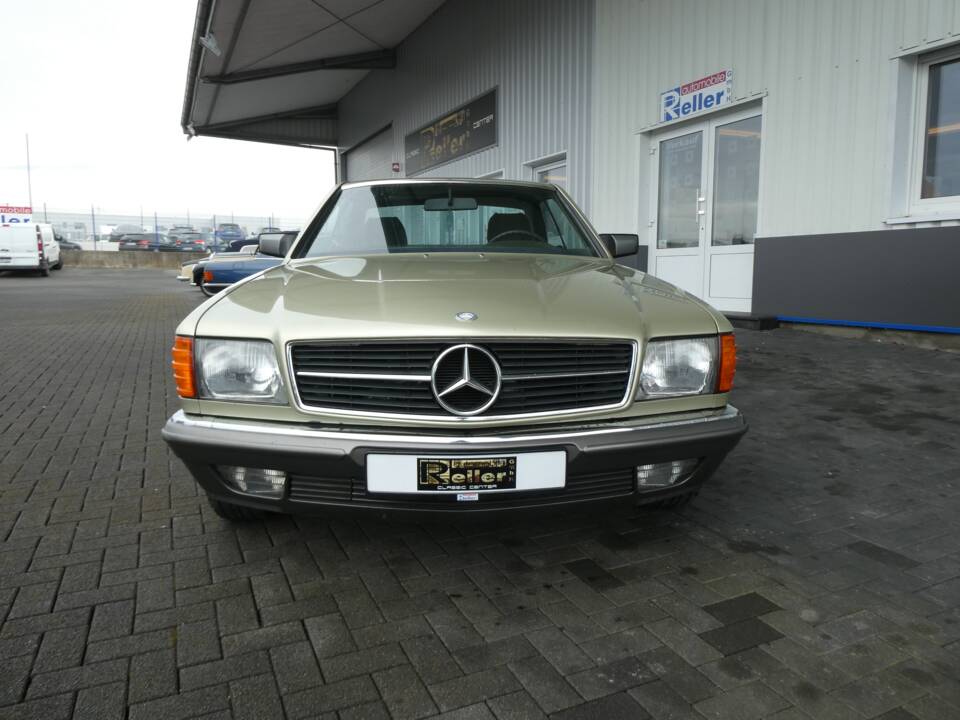 Image 2/23 of Mercedes-Benz 380 SEC (1982)