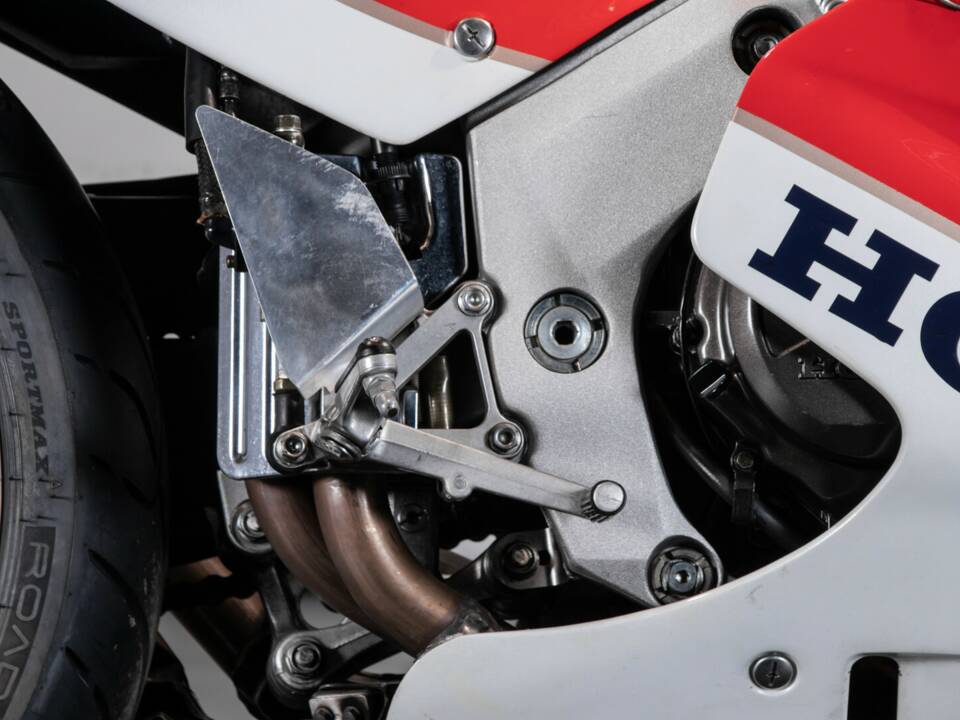 Bild 14/29 von Honda DUMMY (1991)