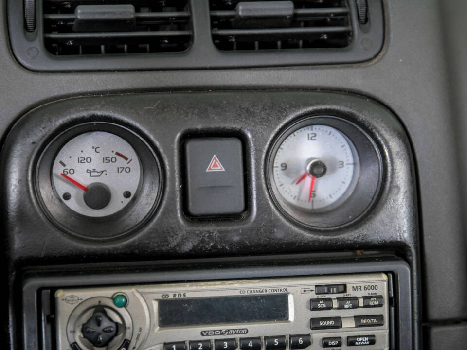 Bild 24/50 von MG F 1.8i (2000)