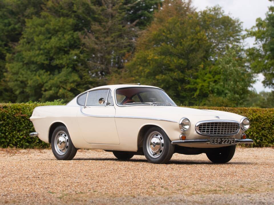 Image 14/50 of Volvo 1800 S (1966)