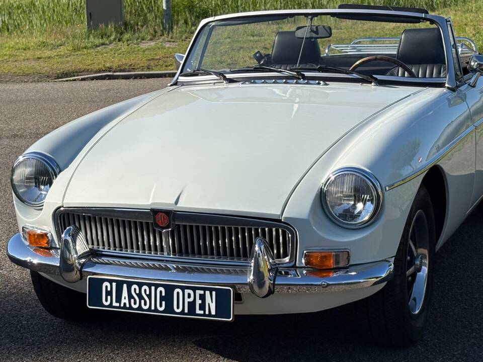 Image 11/18 of MG MGB (1975)
