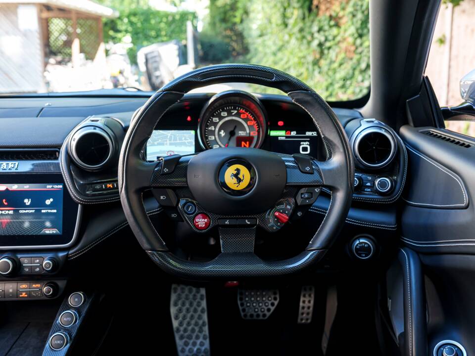 Bild 17/36 von Ferrari GTC4Lusso T (2020)