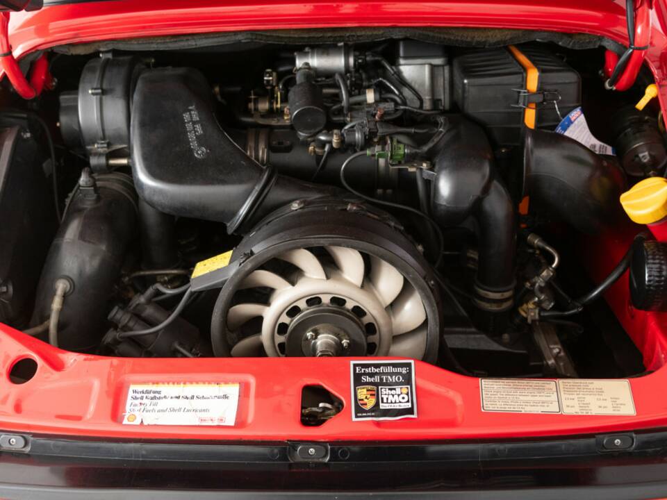Immagine 33/34 di Porsche 911 Carrera RS (1992)