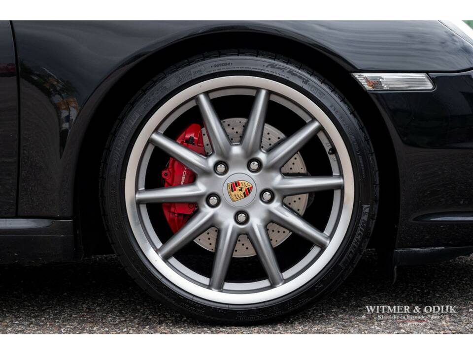 Image 30/32 of Porsche 911 Carrera S (2005)