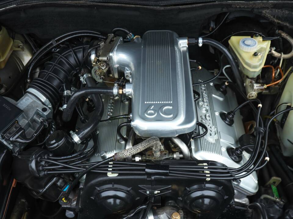 Image 25/50 of Alfa Romeo 75 3.0 V6 QV (1988)