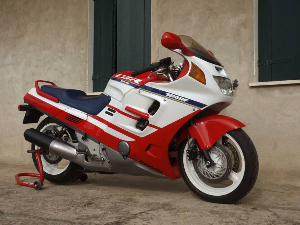 Immagine 23/50 di Honda CBR 1000F (1992)