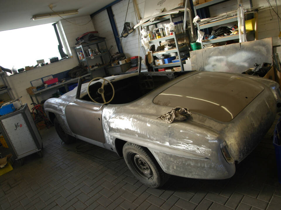 Image 46/50 of Mercedes-Benz 190 SL (1962)