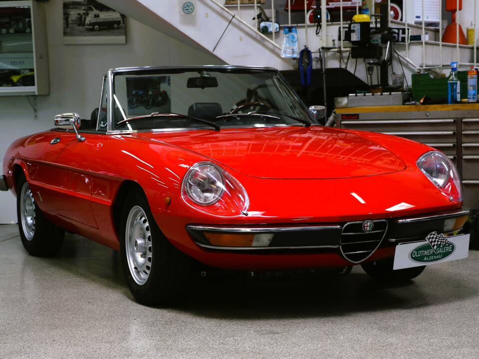 Afbeelding 2/37 van Alfa Romeo 2000 Spider Veloce (1979)