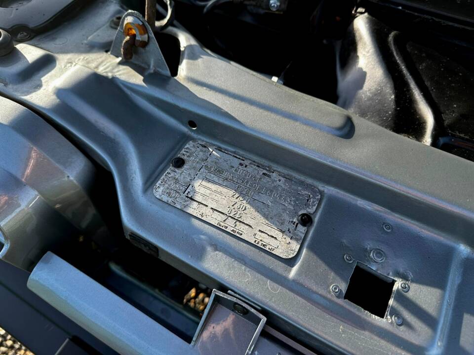 Bild 64/70 von Ford Capri 2,8i (1986)