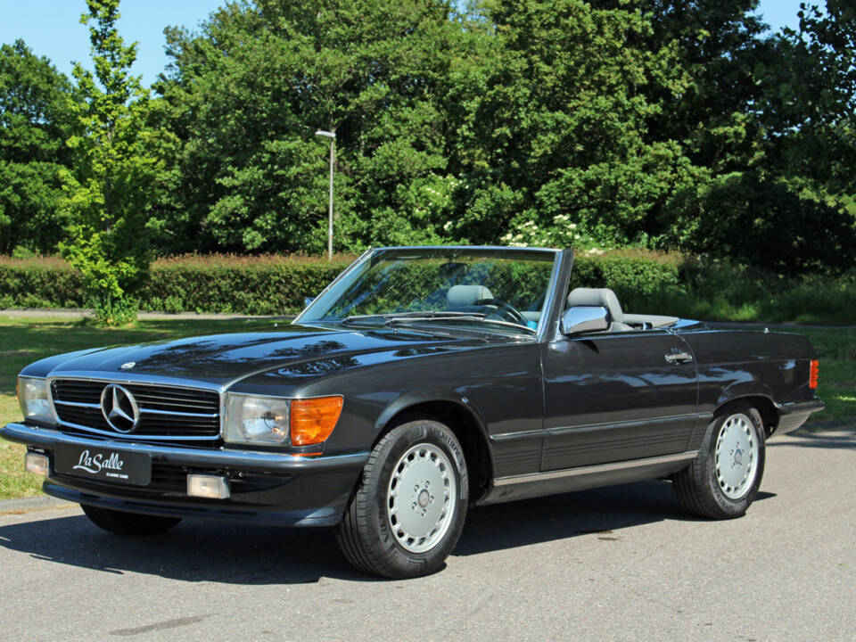 Imagen 1/23 de Mercedes-Benz 560 SL (1987)