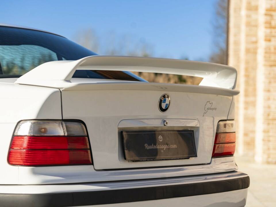 Bild 28/50 von BMW 318is "Class II" (1994)