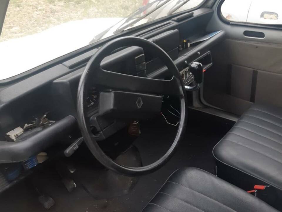 Immagine 4/10 di Renault R 4 TL (1987)