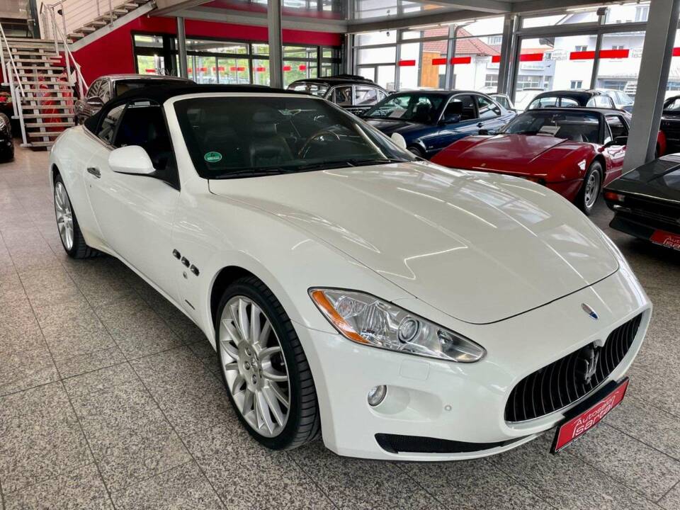 Afbeelding 4/15 van Maserati GranCabrio 4.7 (2010)