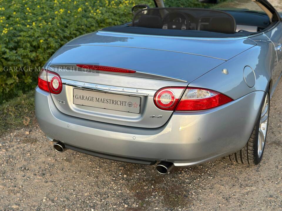 Image 15/84 de Jaguar XK 4.2 (2006)