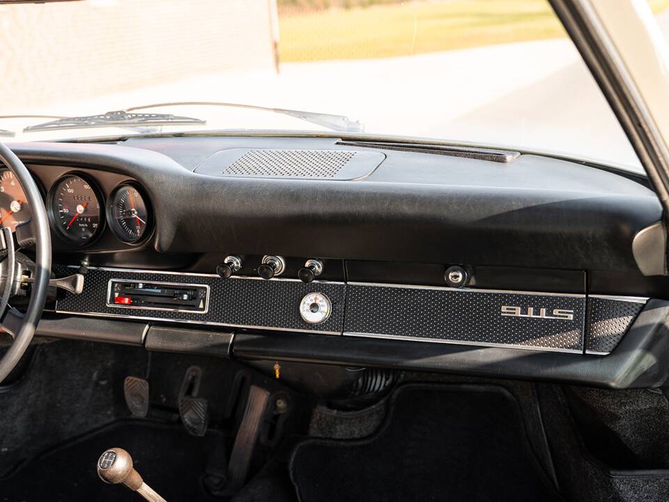 Image 33/47 de Porsche 911 2.2 S (1970)