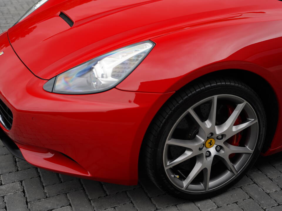 Image 47/50 of Ferrari California (2010)