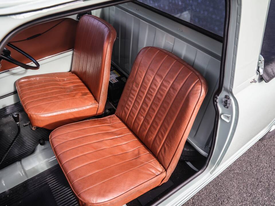 Image 24/29 of Morris Mini Van (1962)