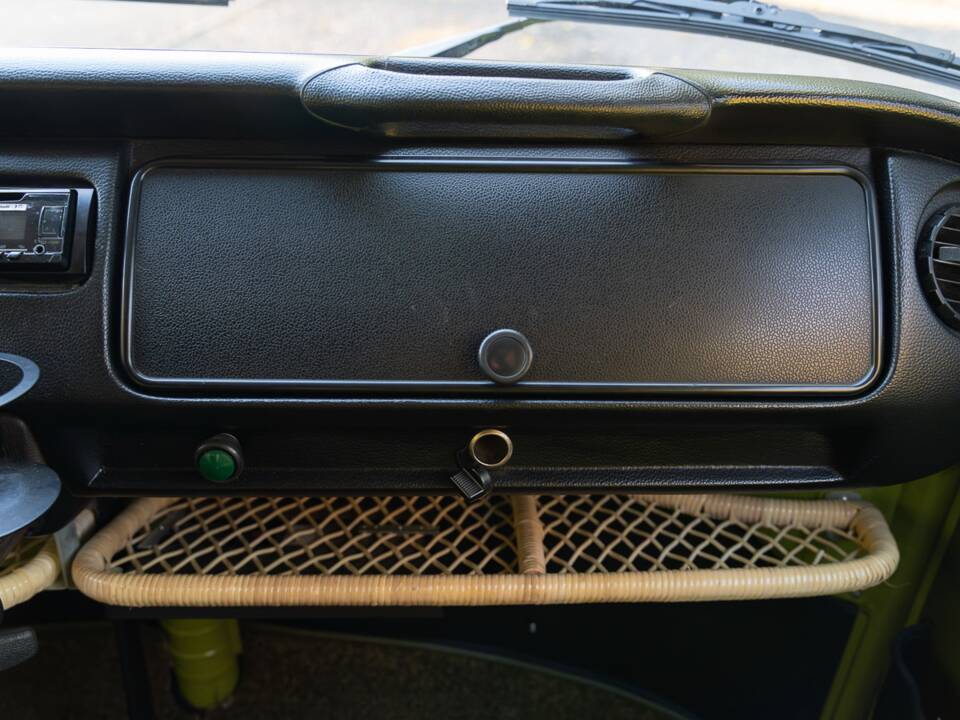 Bild 30/39 von Volkswagen T2b Westfalia (1978)