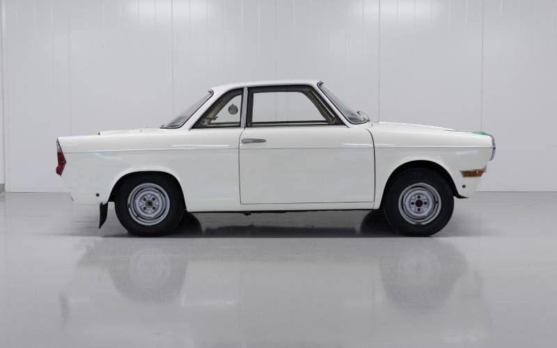 Image 2/4 of BMW 700 CS (1963)