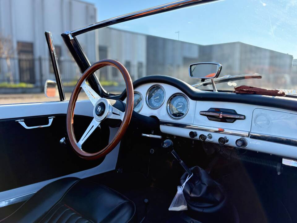 Bild 12/28 von Alfa Romeo Giulietta Spider (1961)