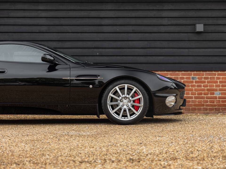 Bild 8/49 von Aston Martin V12 Vanquish S (2007)