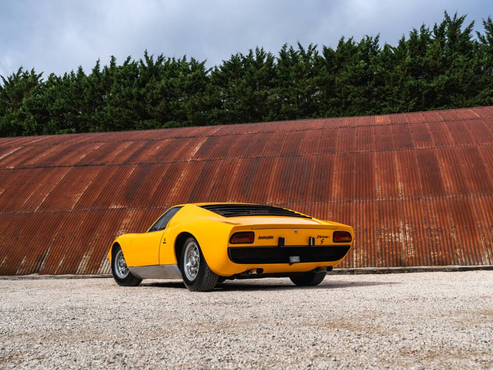 Afbeelding 55/56 van Lamborghini Miura P 400 S (1969)