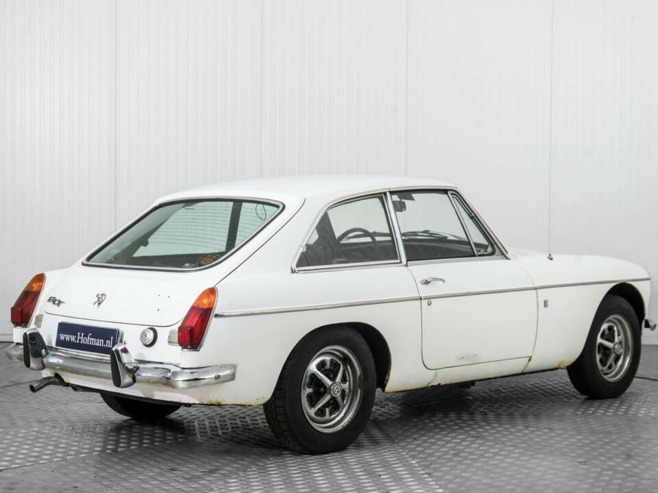 Afbeelding 2/50 van MG MGB GT (1972)