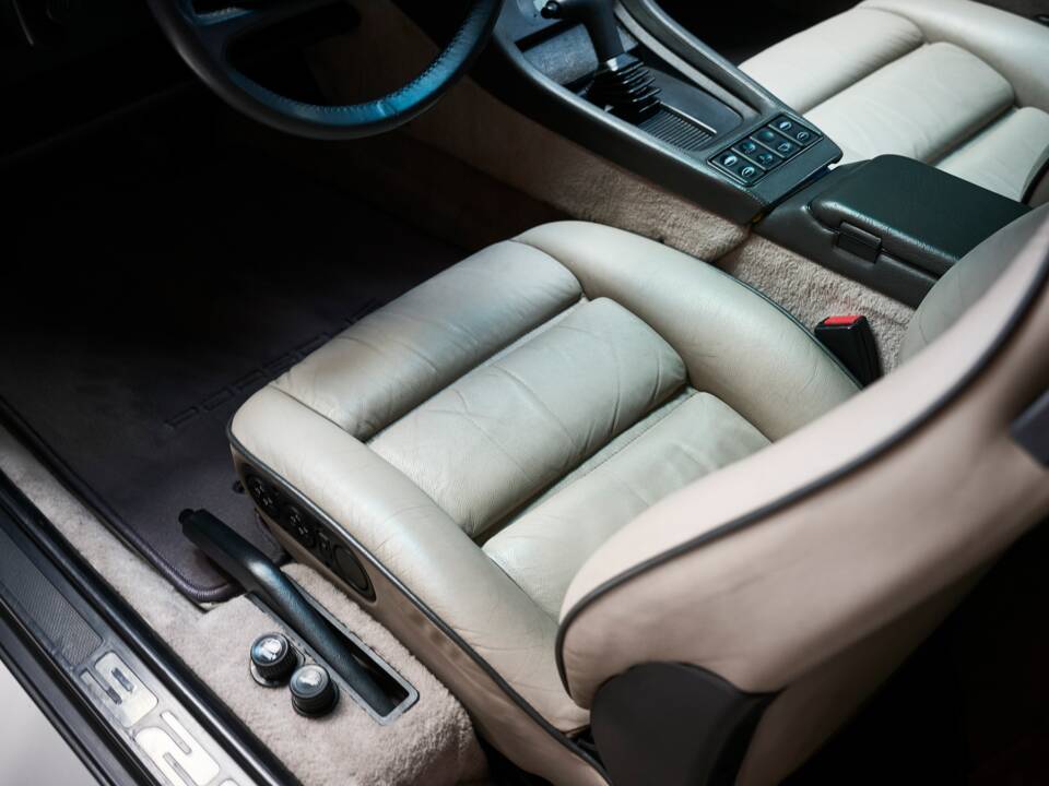 Afbeelding 19/42 van Porsche 928 S4 (1989)