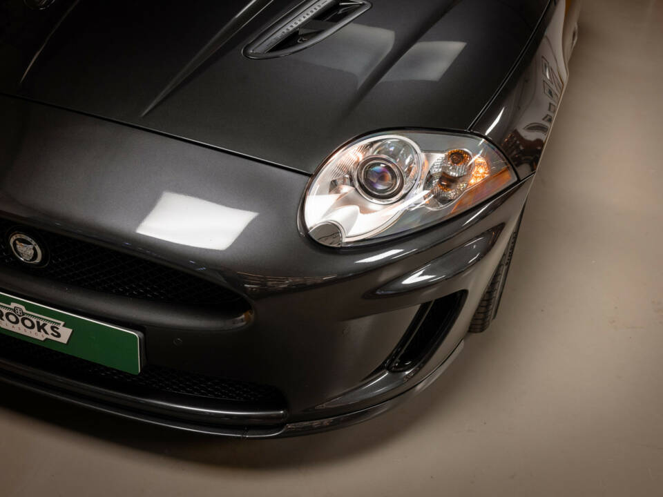 Image 6/45 of Jaguar XKR (2010)