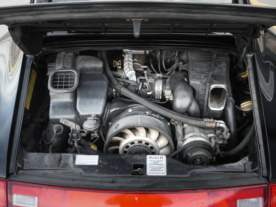 Immagine 19/41 di Porsche 911 Carrera 4 (1995)