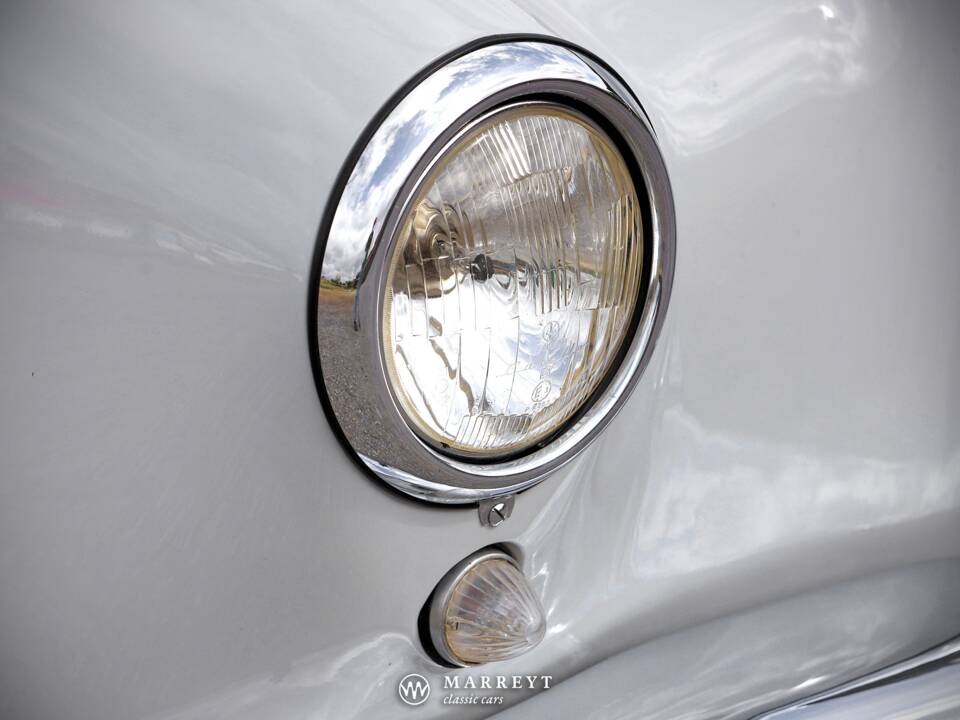 Image 10/70 of Lancia Aurelia B24 Convertible (1957)