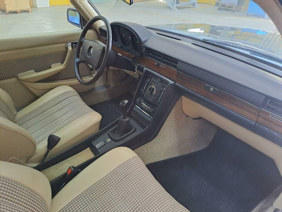 Bild 25/47 von Mercedes-Benz 280 SE (1976)