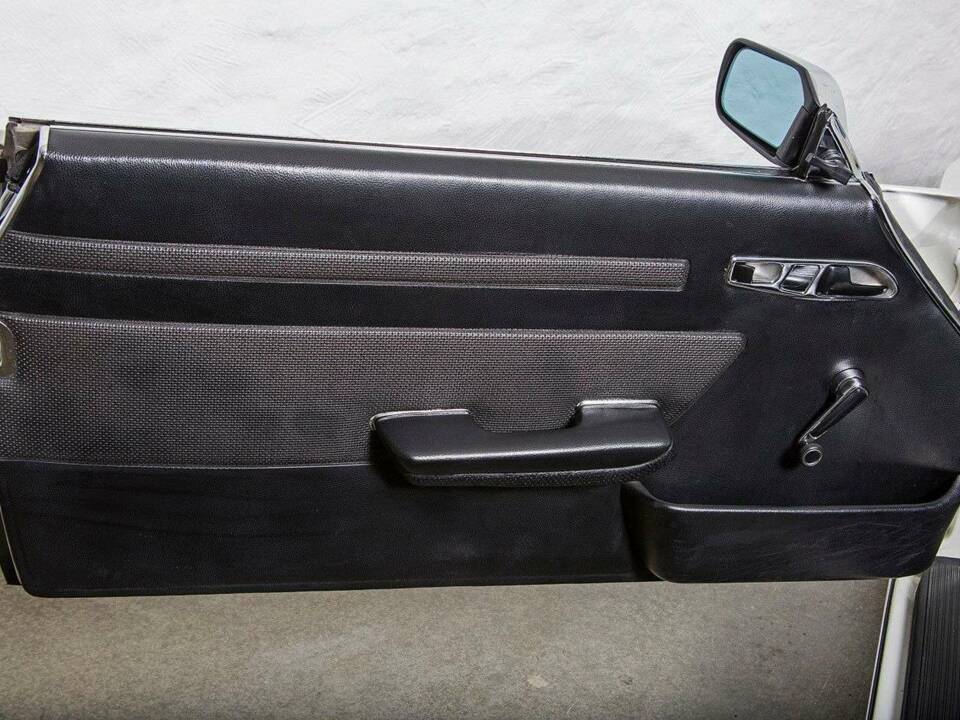Image 25/30 of Mercedes-Benz 350 SL (1972)