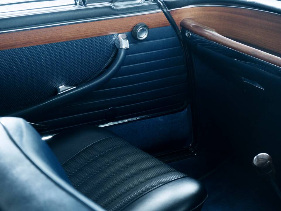 Bild 29/50 von BMW 2000 CS (1971)