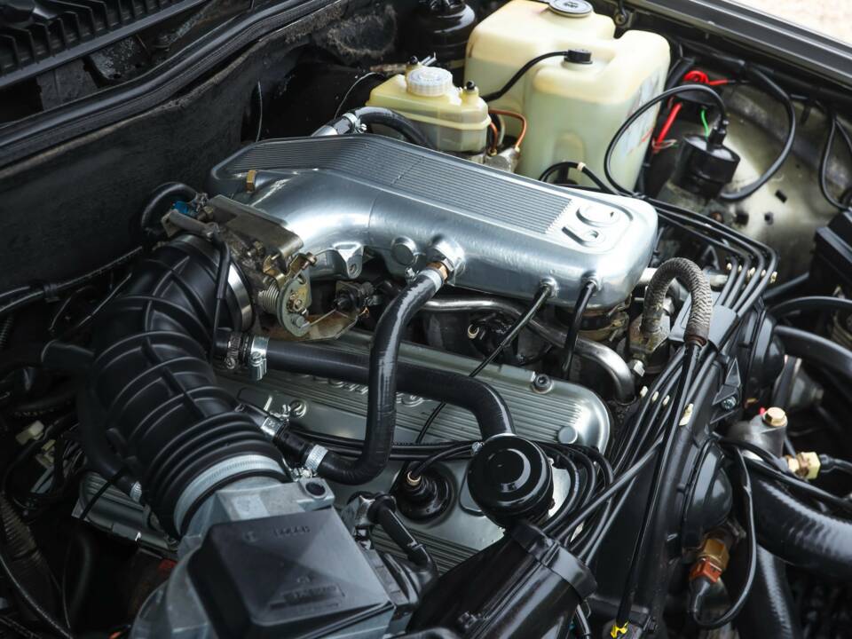 Image 27/50 of Alfa Romeo 75 3.0 V6 QV (1988)