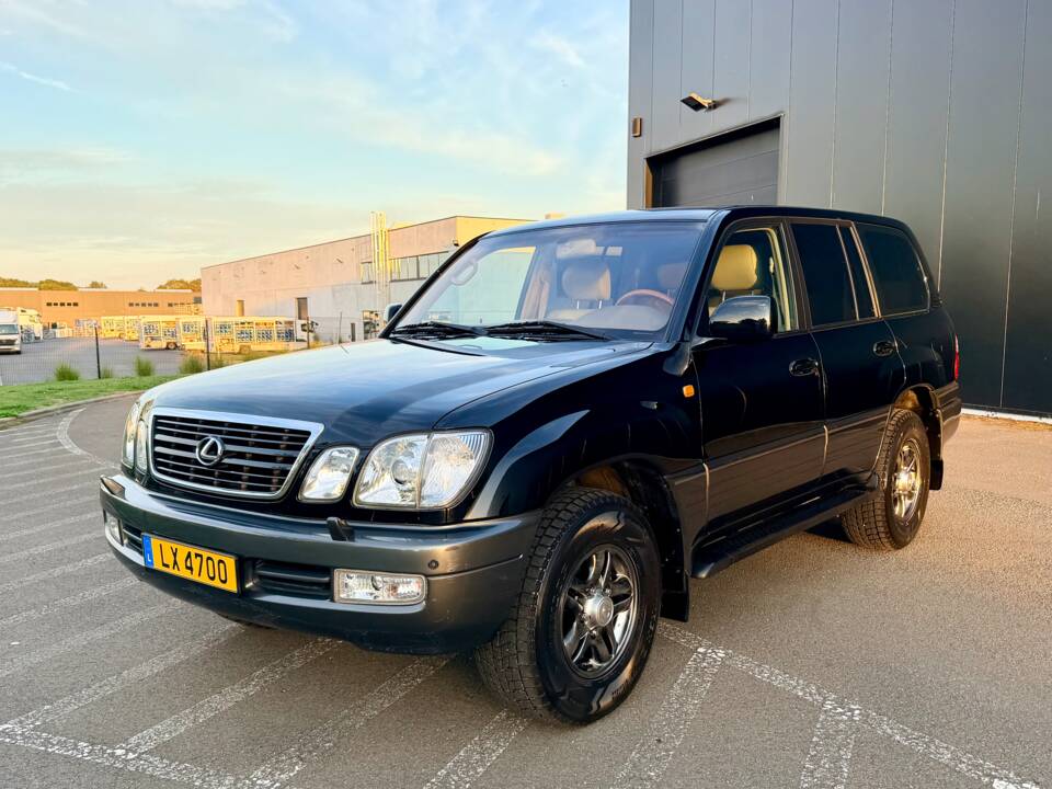 Image 2/32 of Lexus LX 470 (2003)