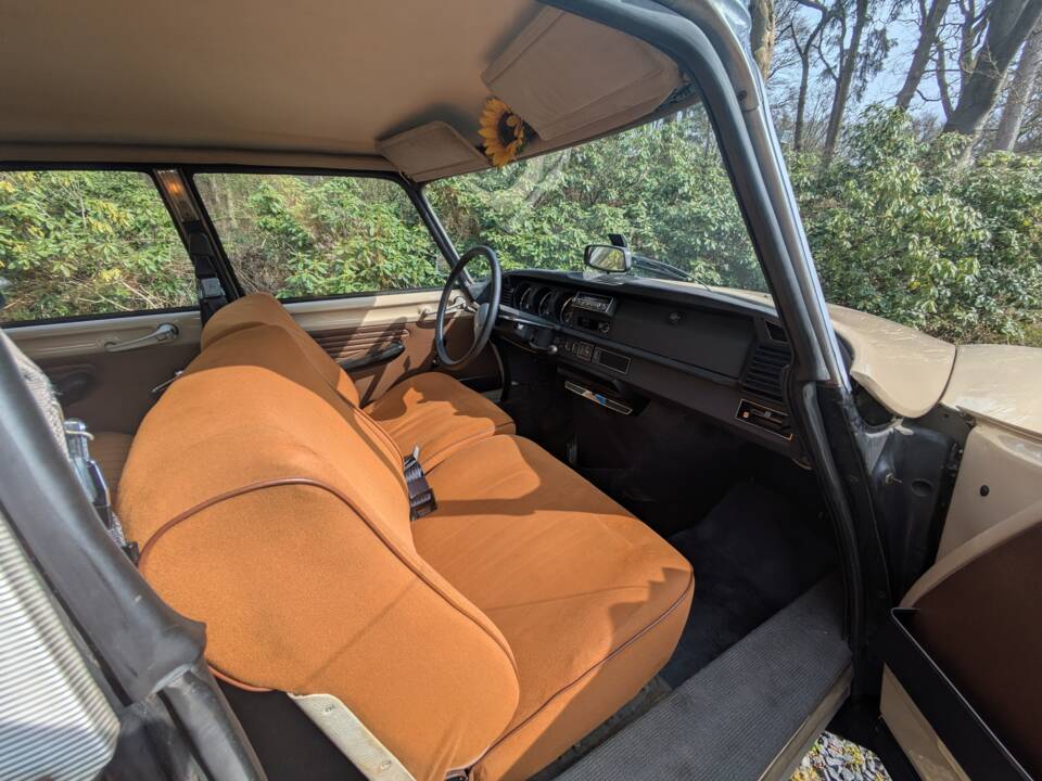 Image 21/31 of Citroën D Spécial (1974)