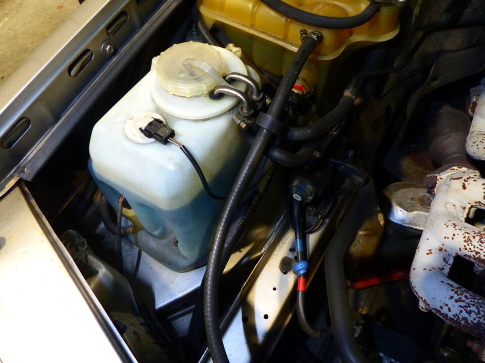 Immagine 70/73 di Mercedes-Benz 300 CE (1991)