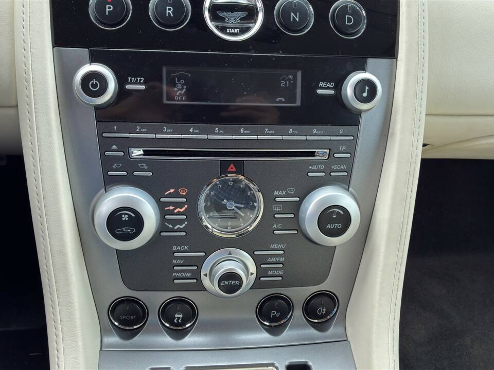 Imagen 19/60 de Aston Martin DB 9 (2011)
