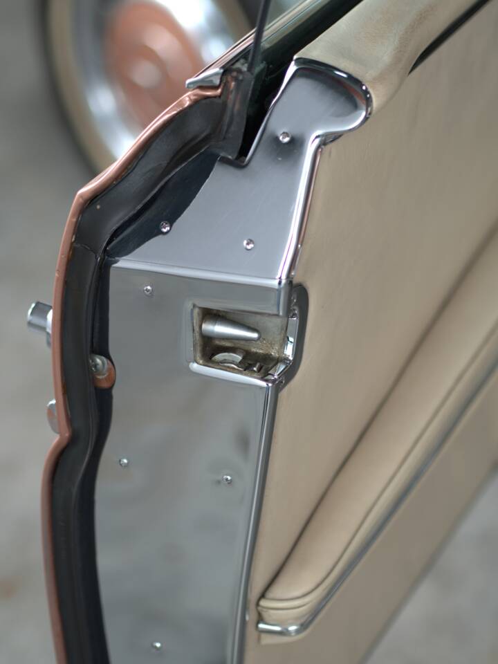 Image 41/57 of Mercedes-Benz 280 SE 3,5 (1971)