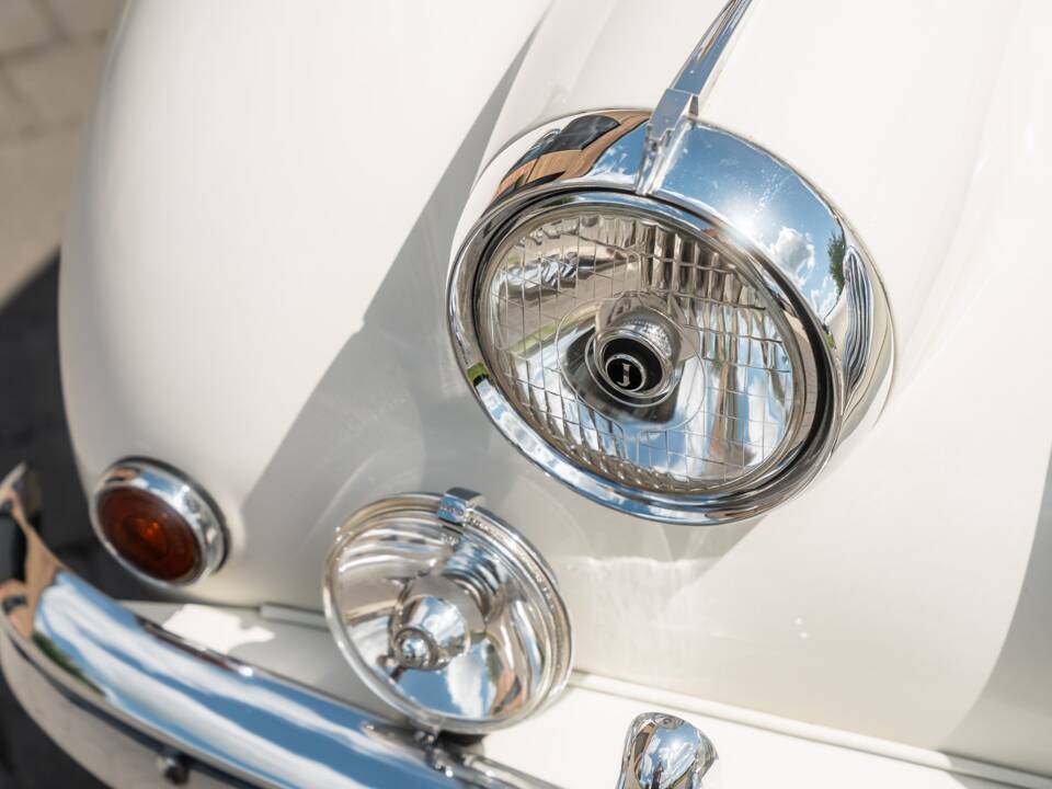 Image 12/58 of Jaguar XK 140 SE DHC (1955)