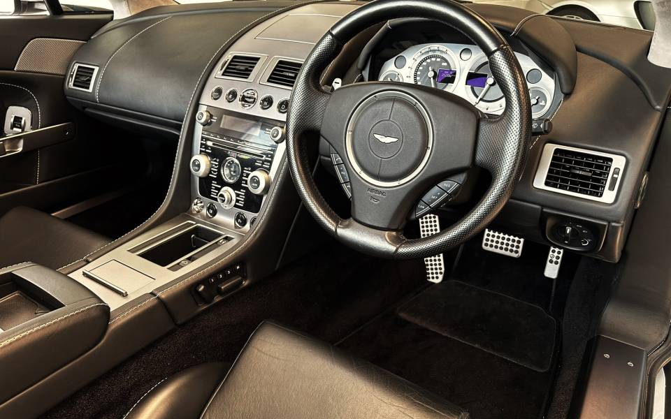 Bild 3/50 von Aston Martin V8 Vantage (2011)