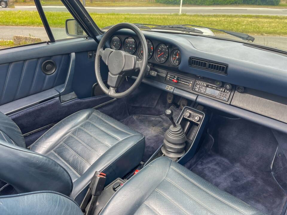 Imagen 22/31 de Porsche 911 Carrera 3.2 (1984)