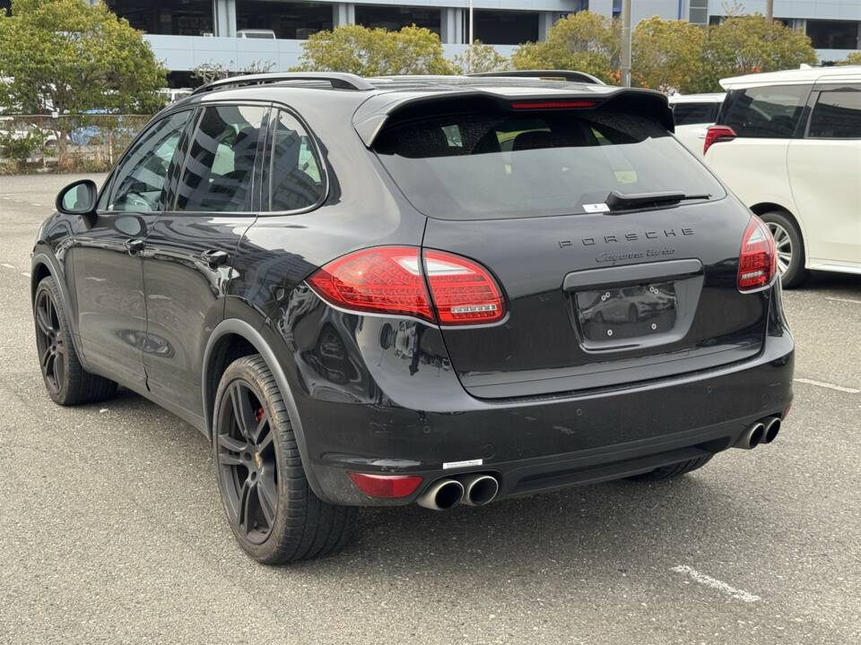 Bild 3/63 von Porsche Cayenne Turbo (2010)
