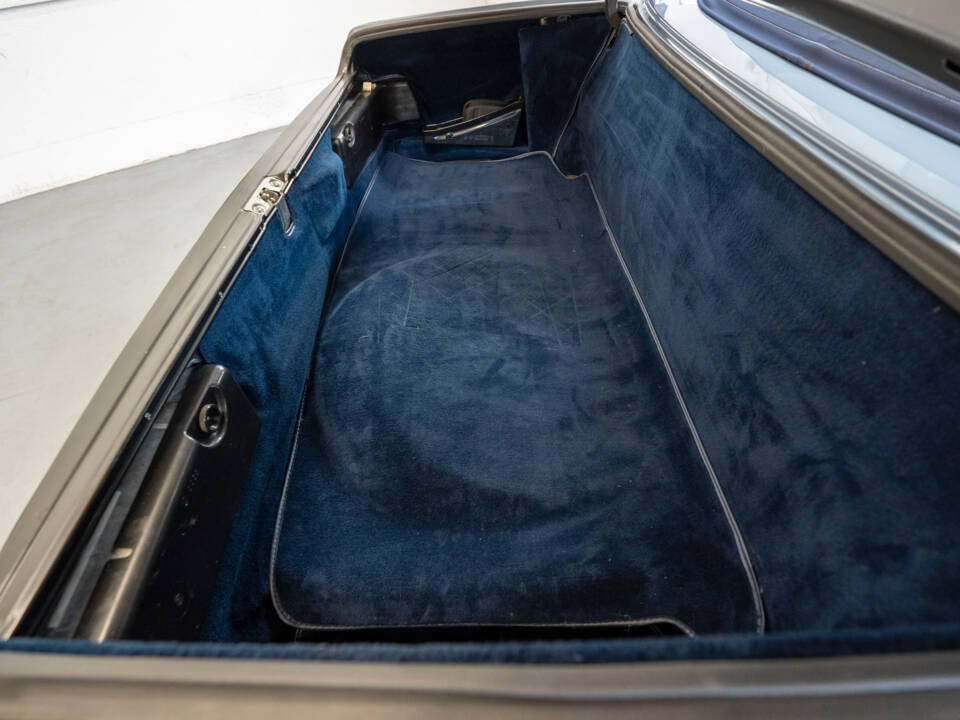Immagine 10/33 di Mercedes-Benz 500 SL (1985)
