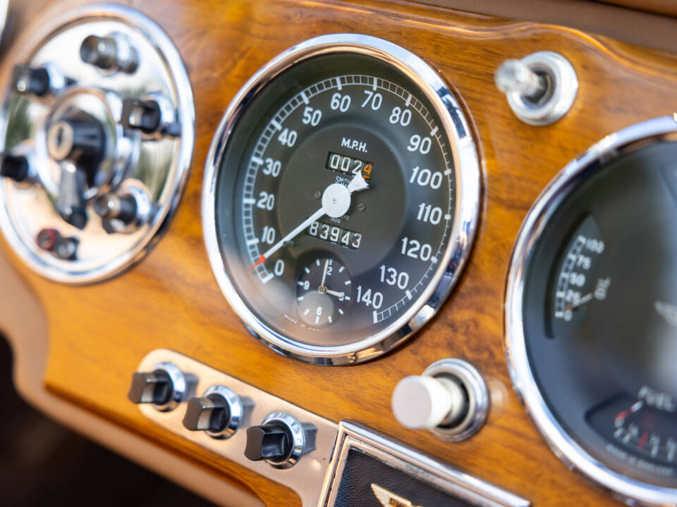 Image 12/50 of Aston Martin DB 2&#x2F;4 Mk I Vantage Convertible (1953)